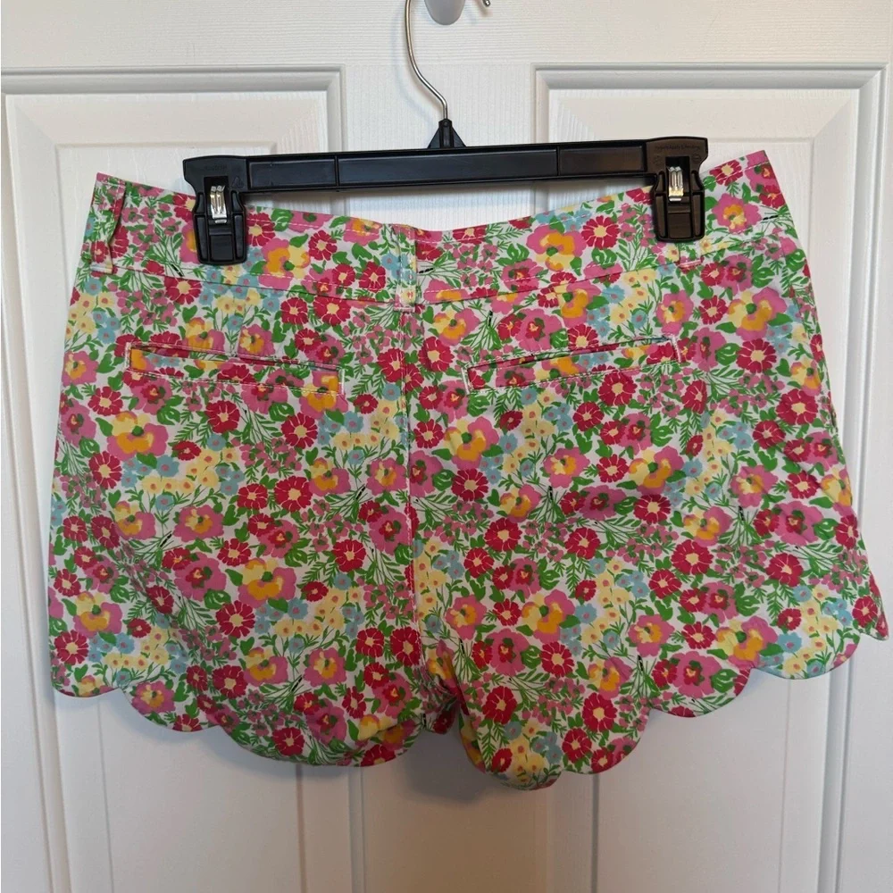 Lilly Pulitzer Women’s Pink Multi Floral Scallop-Hem Short Size 4